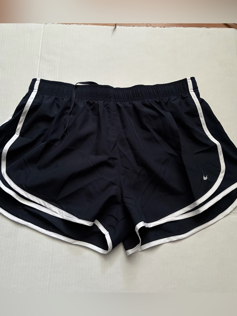 Nike Black Athletic Running Shorts – Women’s Size XL - NWT - Picture 2 of 12
